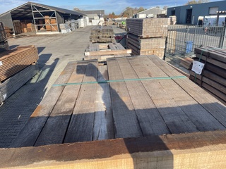 Ca. 31x Angelim Pedra balken fijnbezaagd, 55x105mm, lengte 160cm